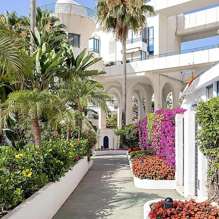 Apartment Genteel House *